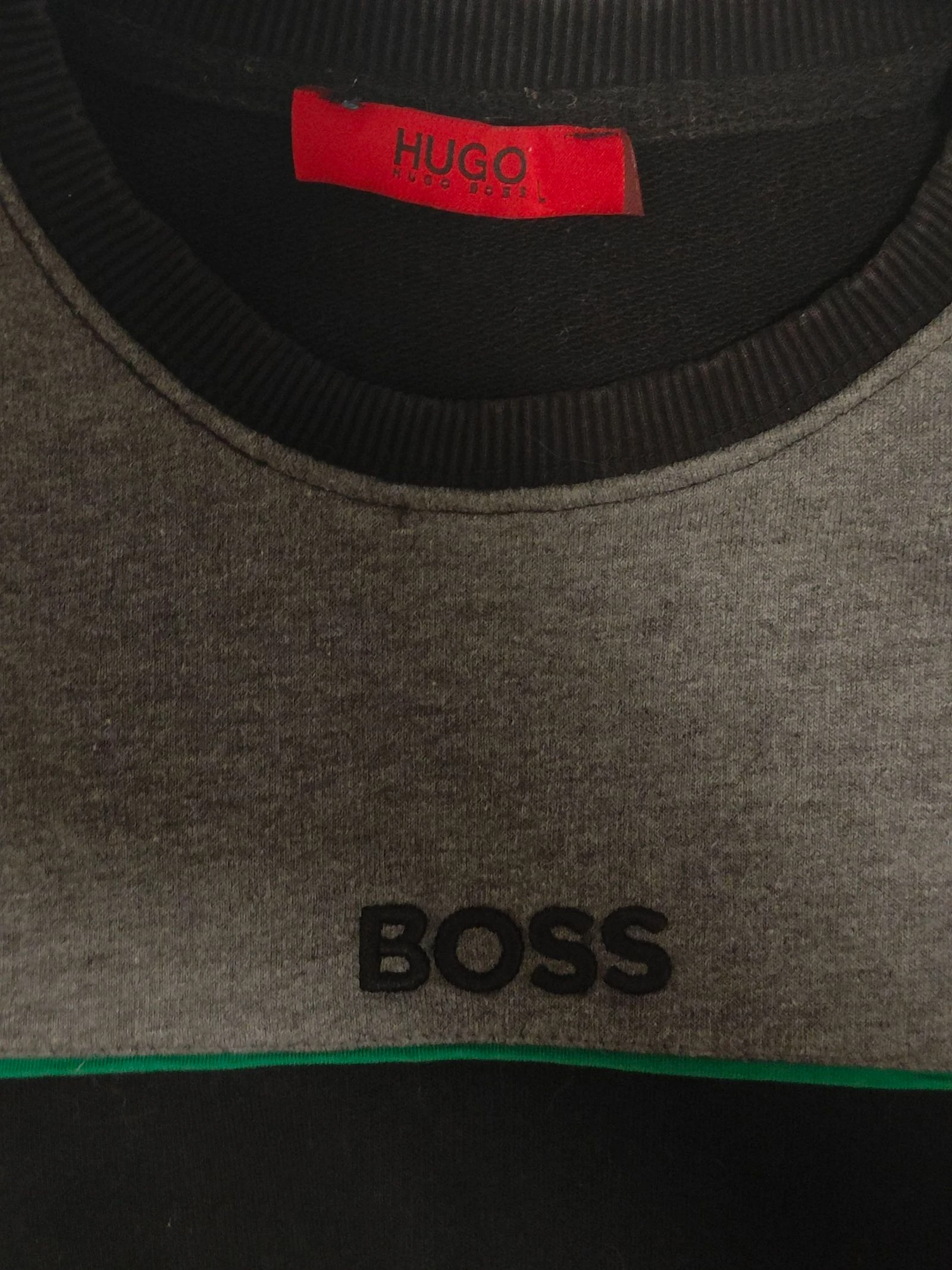 Jersey Hugo Boss hombre talla L negro/gris y banda verde con logo bordado – photo 2